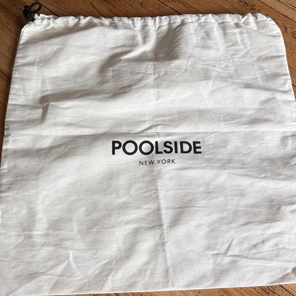 Poolside East West Charm Tote With Dustbag - Picture 6 of 7